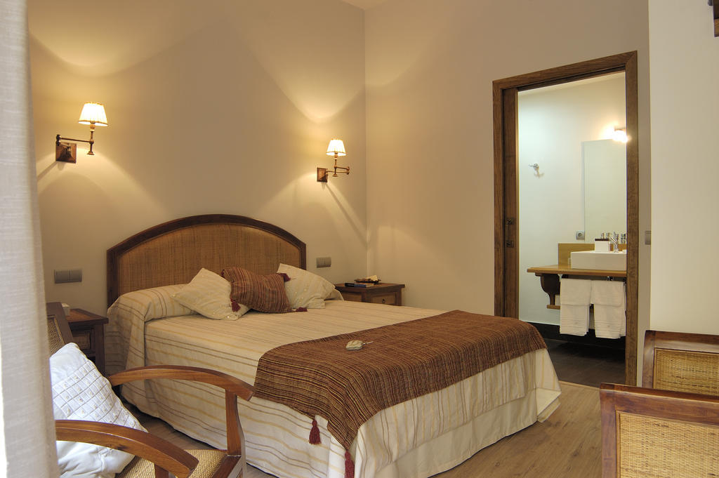 Casa Rural La Botica Oropesa Room photo